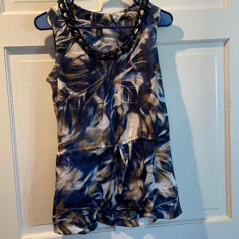 Alfani women’s sleeveless blouse with beading accent, size 6